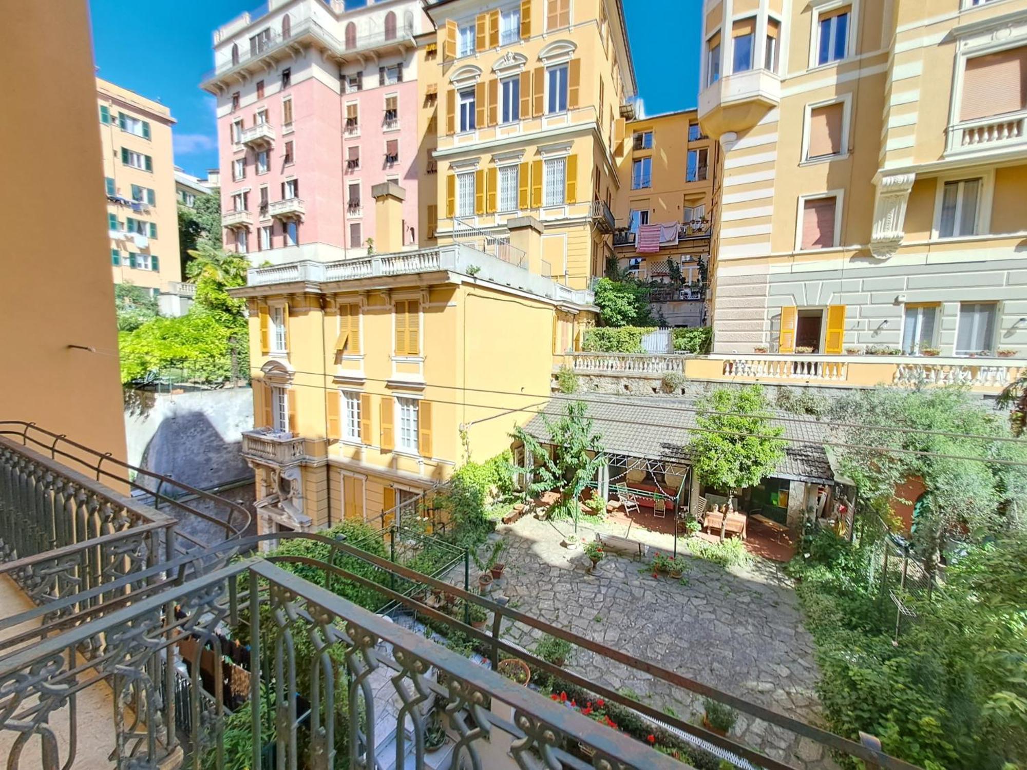 L'Alcova B&B, A Due Passi Dal Centro Genoa Luaran gambar